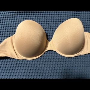 Victoria’s Secret strapless bra: 34DD